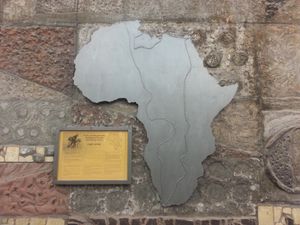 카지미에시와 그의 아프리카 여행을 기념하는 포즈난의 기념비