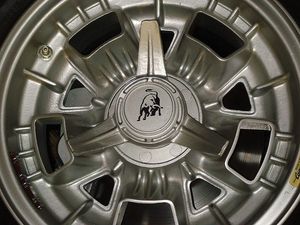 캄파뇰로가 제작한 람보르기니 에스파다의 마그네슘 휠