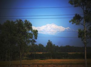 방글라데시 북부 펀차가르의 테툴리아에서 본 칸첸중가산
