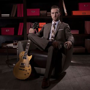 2012년의 기타리스트이자 가수 JW-존스.