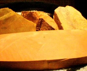 유타주 델타산 최고급 붉은 파이프스톤 원석과 절단 및 슬래브 형태