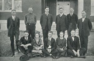 1921년 동텍사스 주립 사범대학(East Texas State Normal College)의 캐스 카운티 클럽