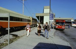 1985년 펜실베이니아주 맥키스포트의 PATrain. 캐피톨 리미티드도 1982년부터 1991년까지 이 역을 이용했다.