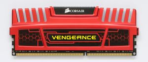 4GB DDR3 메모리 모듈과 방열판