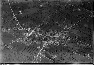 발터 미텔홀저 (1919)가 촬영한 200m 상공의 항공 사진