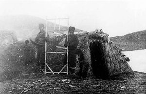 쿠릴 아이누의 수혈주거.