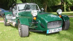 인보드 서스가 된 CSR도 차체가 크다