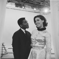 1961년 데 코리 브로켄 쇼 방송 중 브로켄과 도널드 존스