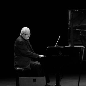 오슬로 재즈 페스티벌(2015)에서 올레 파우스와 함께 있는 비에른스타.