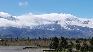 아시가바트에서 바라본 코페트다그 산맥 설경