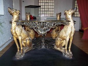 디어하운드 테이블