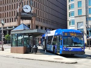 듀빌 광장 터미널