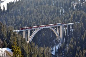 쿠어-아로자 철도의 랜드마크인 랑비스 비아덕트