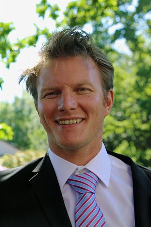 헨릭 박사 역의 오드게이르 투네