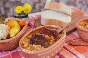 타프체 그라프체와 쾨프테, 토르시를 곁들인 모습