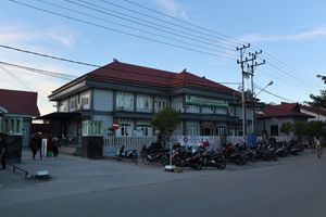 2019년 현재 이 지역의 유일한 운영 병원인 Dr. H. Soemarno Sosroatmodjo 지역 병원