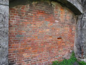 타이베이 형무소 유적의 문. 현재는 막혀있으며 예전에는 시신을 내보낸 문이었다.