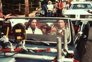 캐슬린 벨러와 로버트 헤이즈가 와일드우드, 뉴저지에서 영화 터치드를 촬영하는 모습