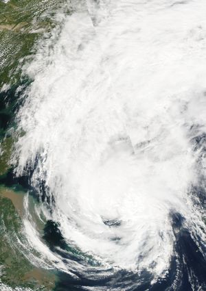 8월 23일 한국에 접근하면서 약화되는 솔릭