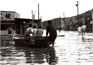 누마즈시 히라마치에서의 홍수 모습