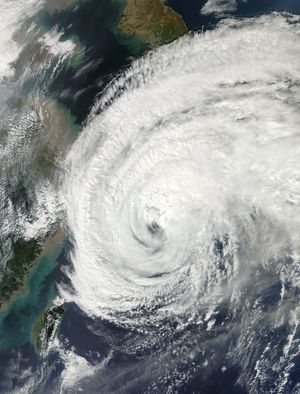 2014년 10월 12일, 일본 규슈에 접근하는 태풍 봉퐁