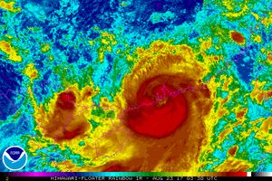 태풍 하토가 8월 23일 중국 주하이시 진완에 상륙하는 모습