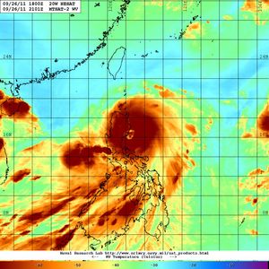 9월 26일 늦게 필리핀에 상륙하는 태풍 네삿