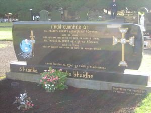 토마스 맥켈리와 프란시스 휴즈의 묘비