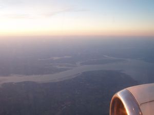 블랙워터 강어귀. 그레이터 템스 강어귀 북쪽에 있는 에섹스 해안에 위치해 있다. 머시 아일랜드가 오른쪽에 있다.