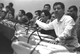 주식 구매 주문을 내는 브로커(1989년)