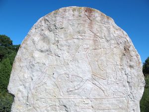 고틀란드의 스테인브로 그림 돌은 죽은 남자가 사후 세계에서 발키리에 의해 영접되는 모습을 묘사한 여러 이미지 돌 중 하나이다.