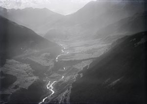 m}} 상공에서의 항공 사진