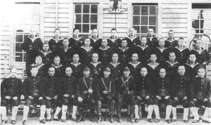 1942년 툴라기를 점령한 제3 쿠레 특별 해군 육전대(3rd Kure Special Naval Landing Force) 소속 일본군 장교와 부사관. 툴라기 전투 과정에서 대부분 전사하였다.