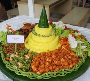 원뿔 모양의 툼픙