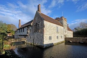 이그텀 모트는 톤브리지 앤 몰링에 있다