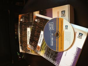 2001년에 출시된 트랙터 DJ 스튜디오의 첫 번째 버전.