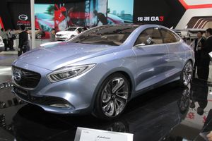 트럼치 NEV E-Jet 확장형 하이브리드 전기 세단 컨셉