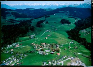 트로겐 위의 시골 풍경과 배경의 아펜첼 알프스