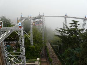 엠브루익사브루이세스(Embruixabruixes) 현수 모노레일