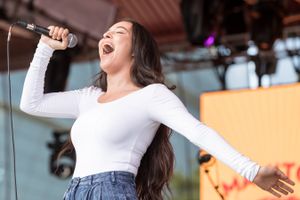 파우지아가 2017년 캐나다 하계 게임에서 공연하는 모습