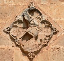 포블레 수도원의 왕립 문에 있는 페르 4세의 문장