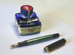 펠리칸 M400 만년필과 잉크.