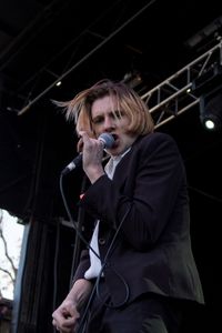 2015년 3월 트리포트 뮤직 페스트에서 공연하는 폭시젠의 샘 프랑스