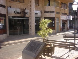 씨네 테아트로 오페라(Cine Teatro Opera). 이 곳은 전국 아마추어 연극 축제 뿐만 아니라 연극 행사도 개최한다.