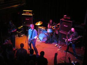 2011년 공연 중인 푸 만추