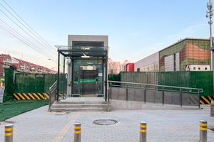 푸펑차오역 C 출구 엘리베이터