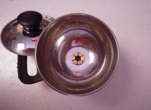 Chirratu Puttu 찜통—뚜껑을 제거한 위에서 본 모습