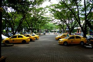 불루피투 버스 터미널 - 푸르워케르토