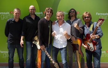 풀스 가든의 새로운 라인업; 왼쪽부터: 얀 헤스, 토르스텐 키퍼, 가브리엘 홀츠, 페터 프로이덴탈러, 디르크 블륌라인, 폴커 힌켈