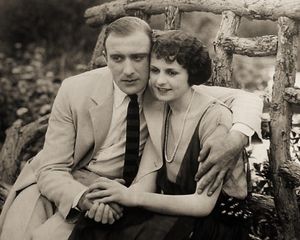 메이요와 루이스 로레인의 제단 계단 (1922)